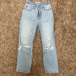 Abercrombie & Fitch Cropped Ankle Straight Ultra High-Rise Jeans - Size 24